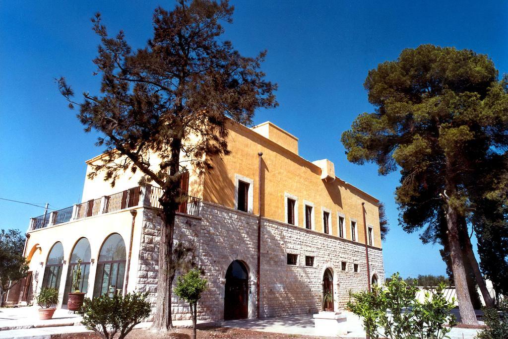 Villa Carcano Trani Eksteriør billede