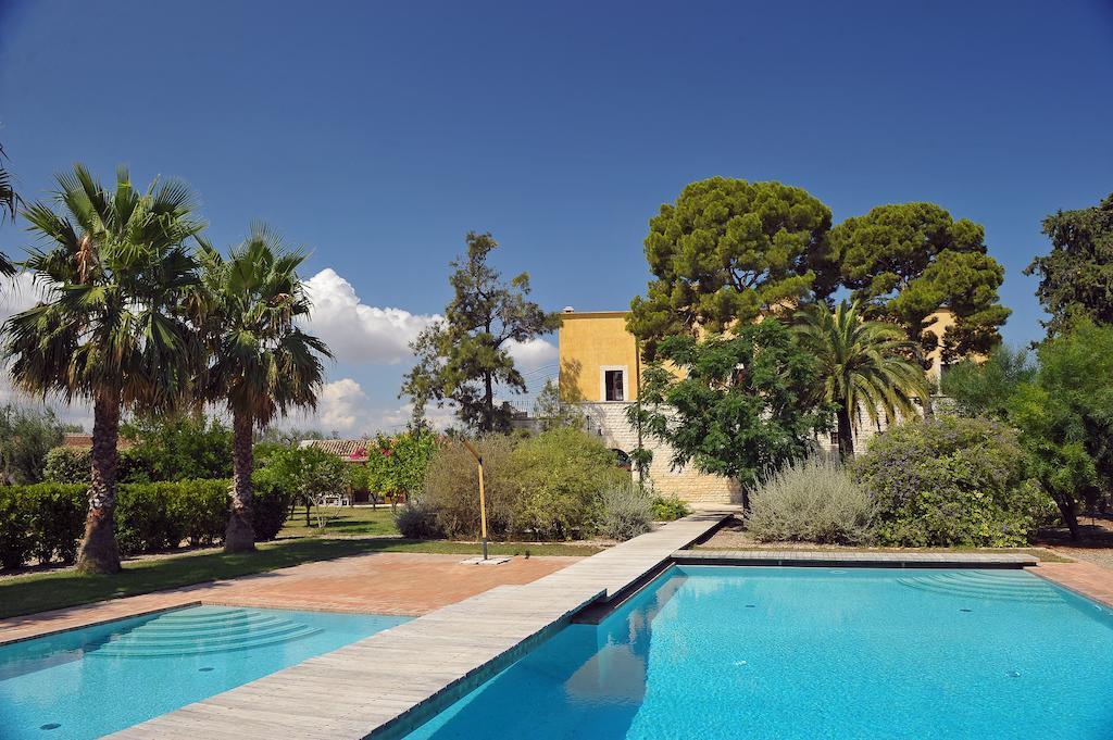 Villa Carcano Trani Eksteriør billede